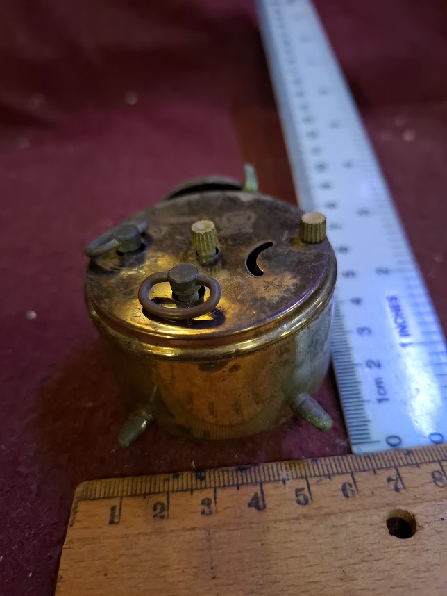 Old mechanical desk clock [CLK10361]
