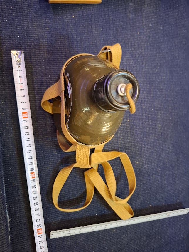 Old army water bottle [ARM10174]