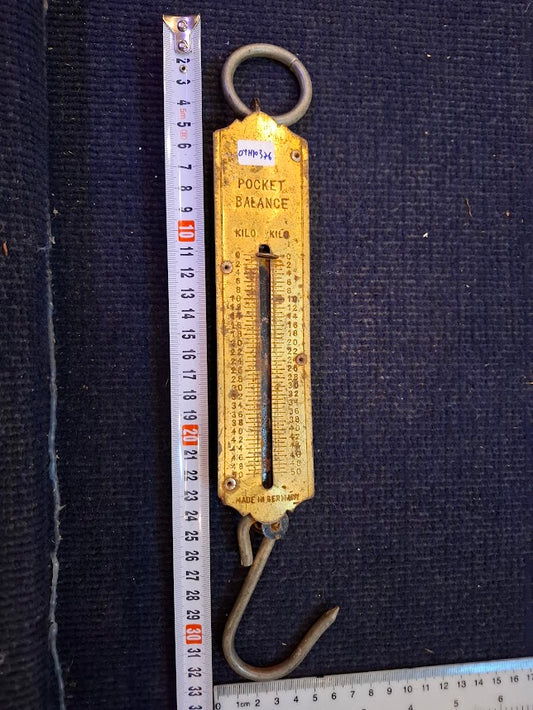 Vintage spring scale [OTH10376]