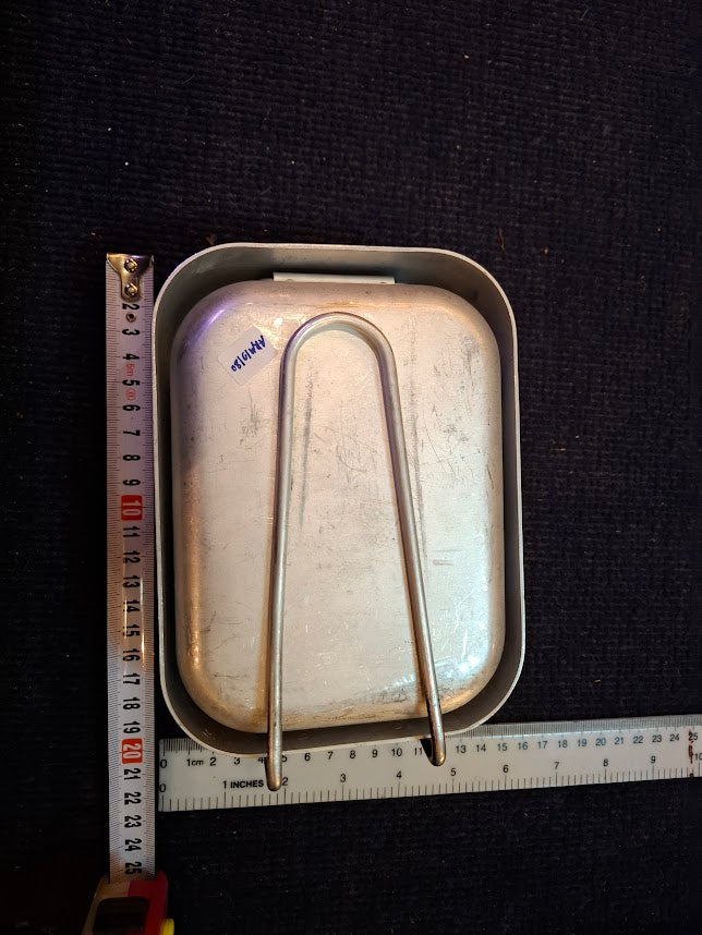 Old armed mess tins x2 [ARM10180]