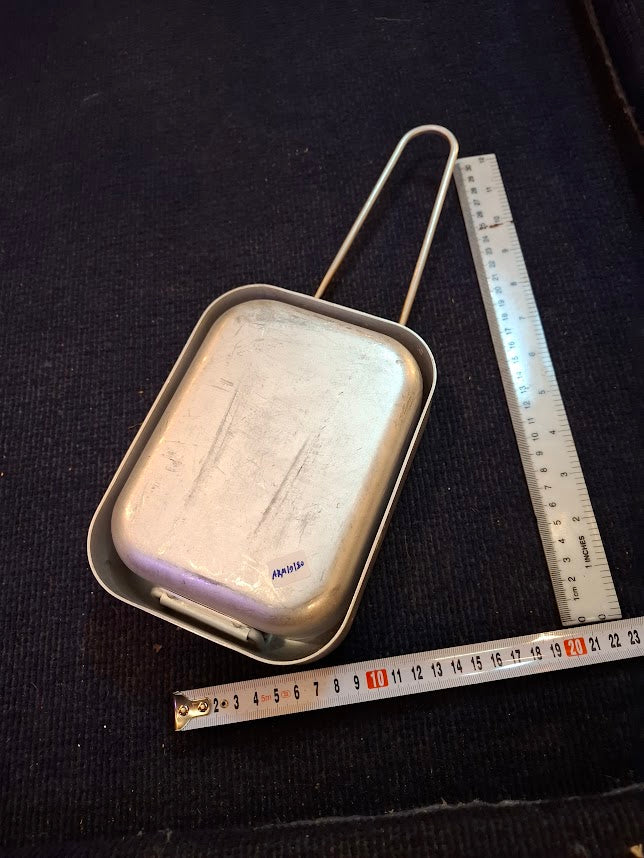 Old armed mess tins x2 [ARM10180]