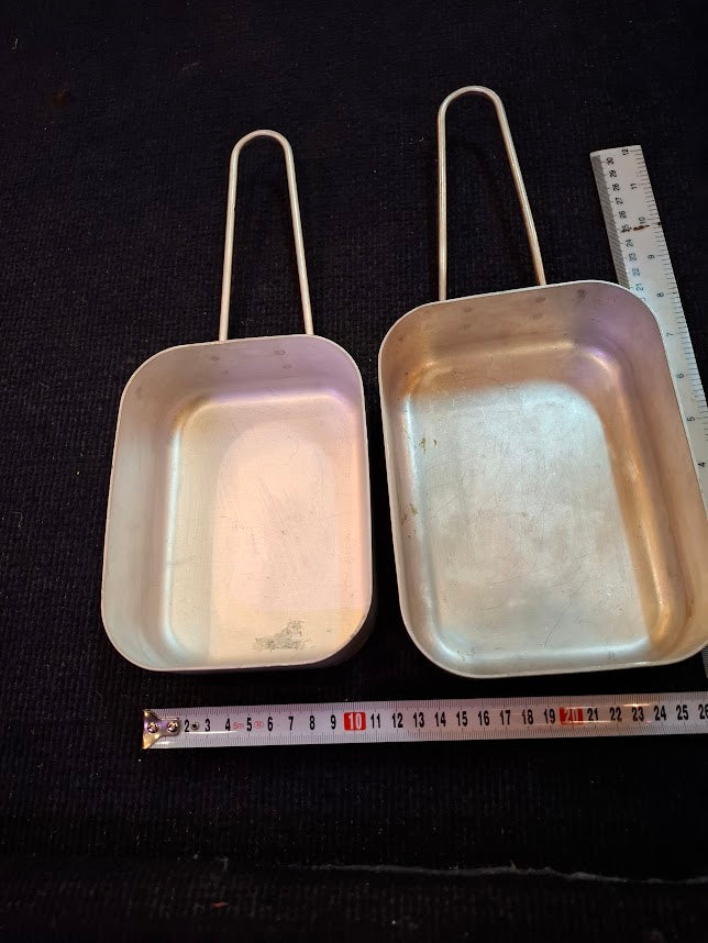 Old armed mess tins x2 [ARM10180]