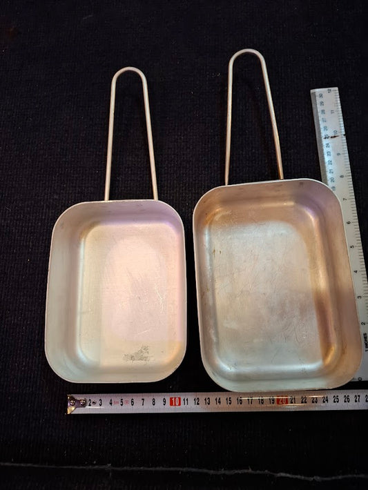 Old armed mess tins x2 [ARM10180]