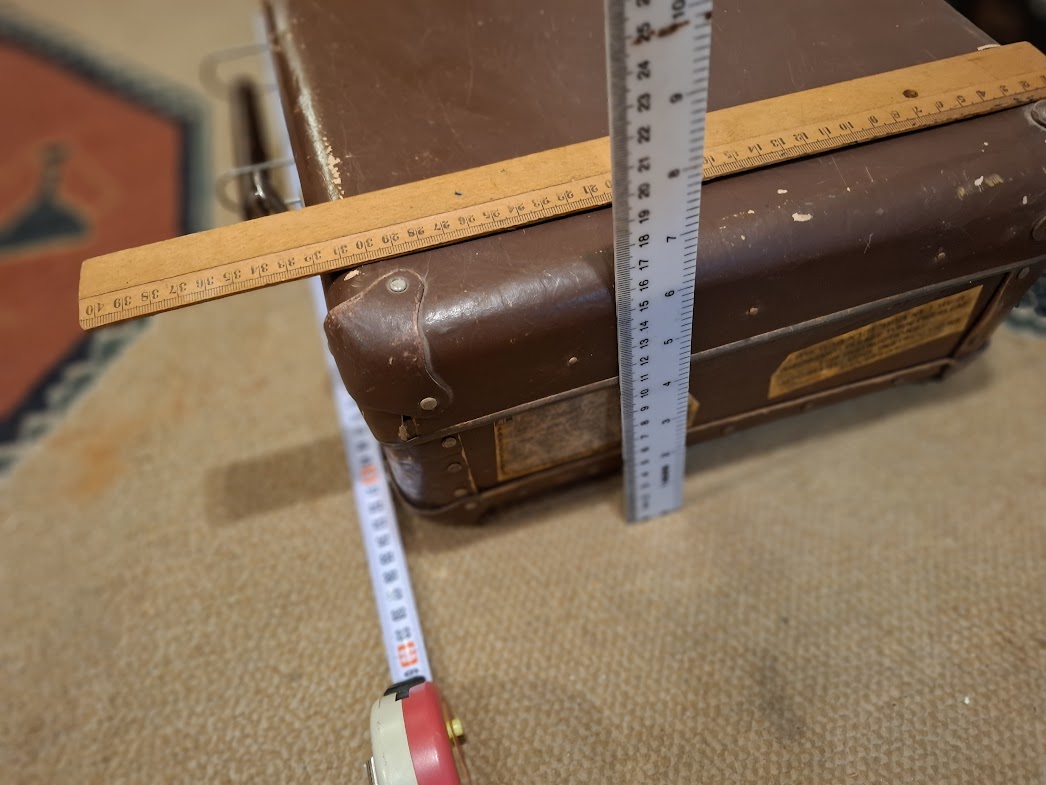 Vintage suitcase [OTH10384]