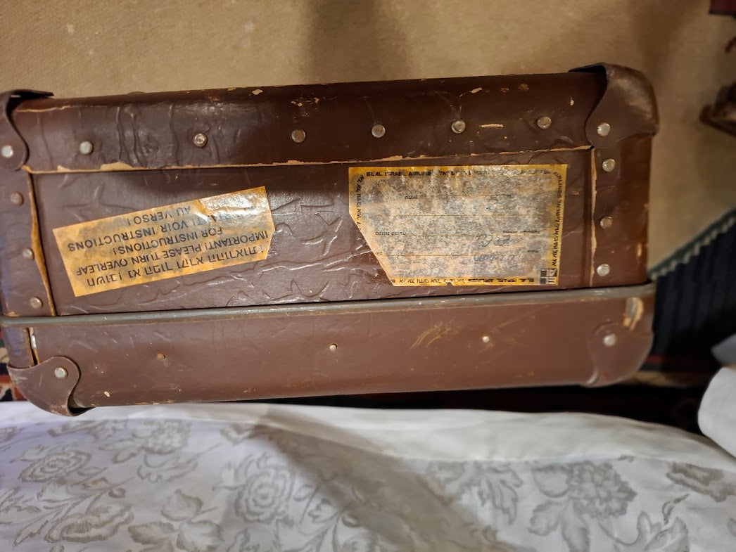 Vintage suitcase [OTH10384]