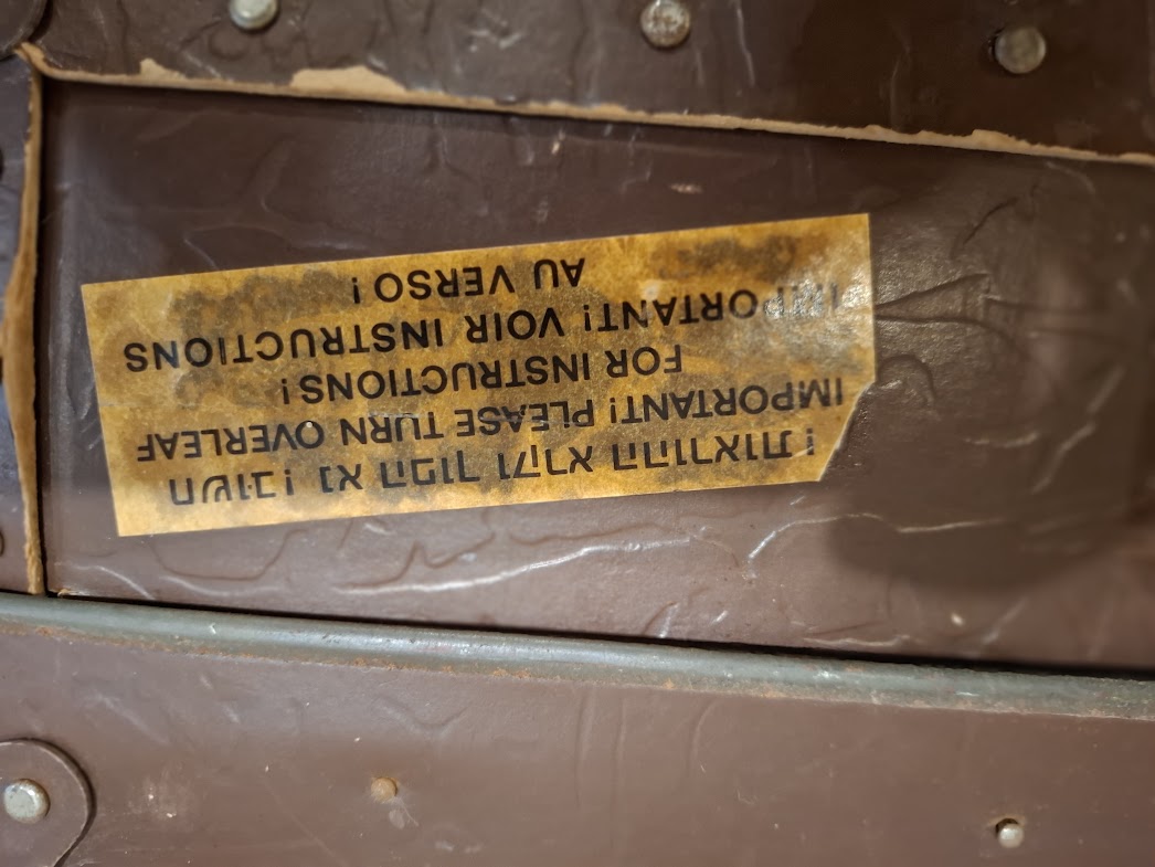 Vintage suitcase [OTH10384]