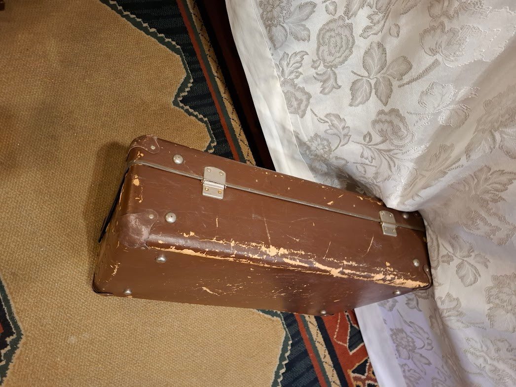 Vintage suitcase [OTH10384]