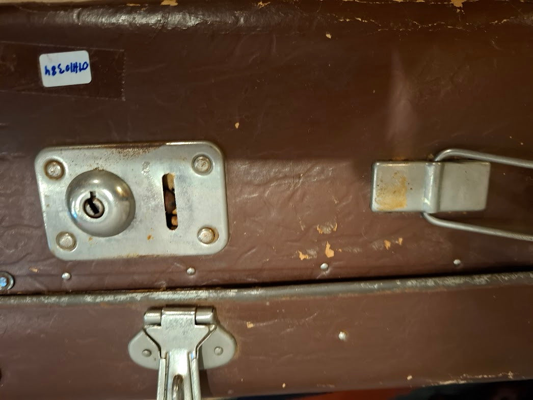 Vintage suitcase [OTH10384]