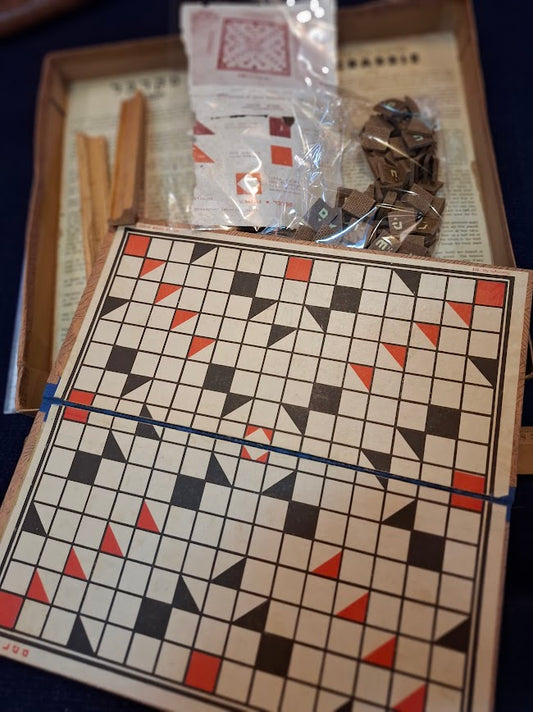 Old Hebrew scrabble box game [GAM10342]
