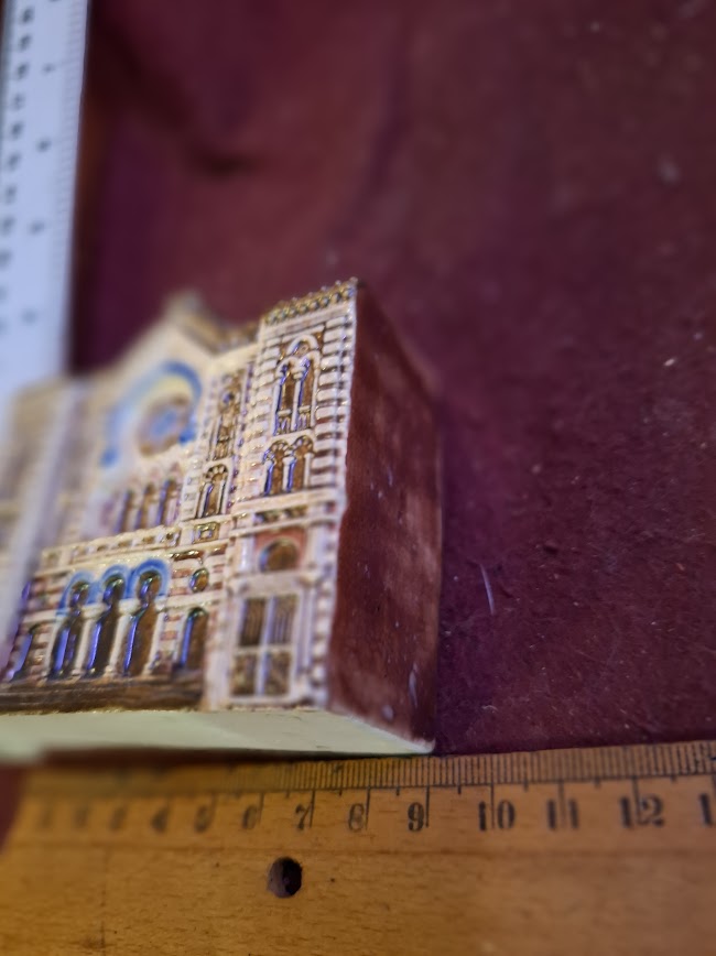 Stone model of the Budapest Jubilee Synagogue [ISR10256]