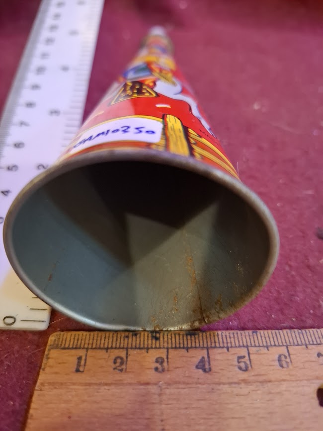 Vintage horn noisemaking tin toy [GAM10350]