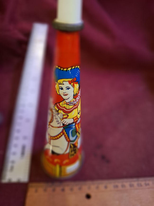 Vintage horn noisemaking tin toy [GAM10350]
