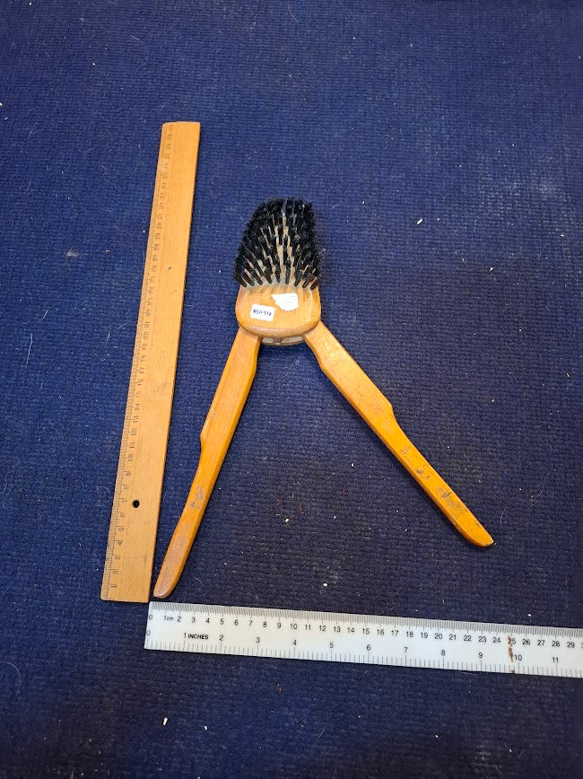 Vintage Wooden Tailor Brush [TOL10317]