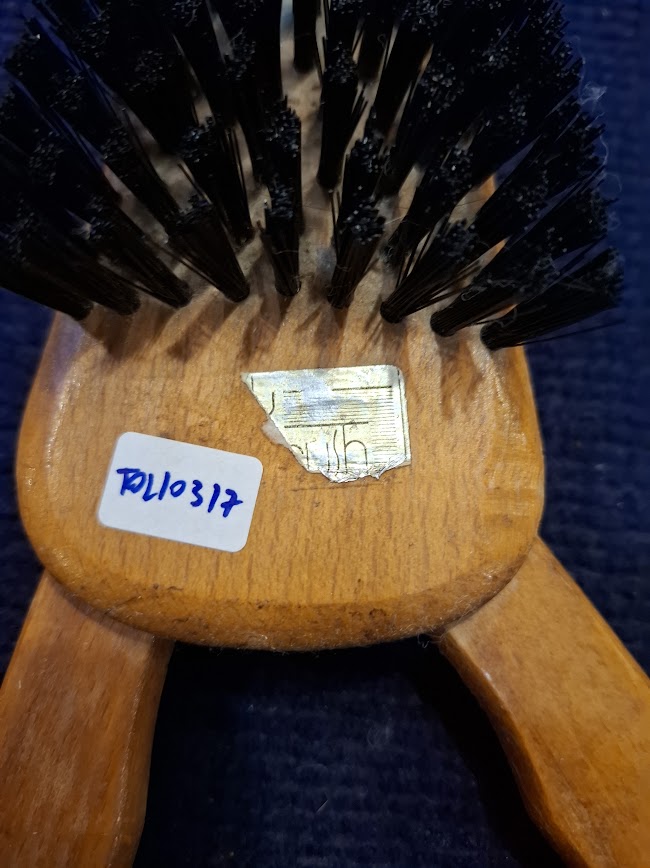 Vintage Wooden Tailor Brush [TOL10317]
