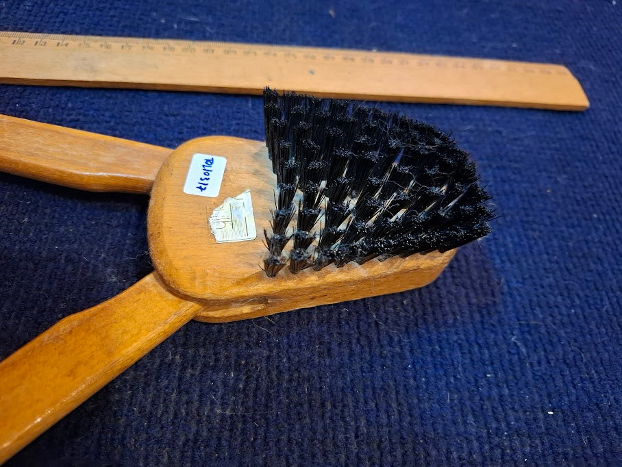 Vintage Wooden Tailor Brush [TOL10317]