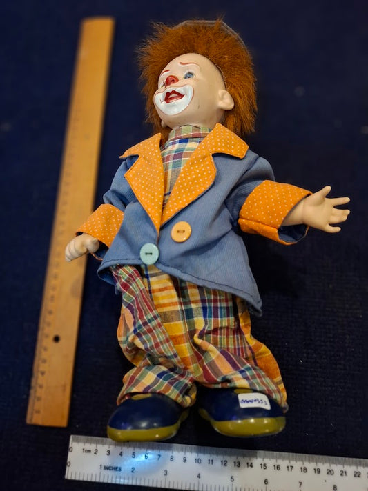 Vintage clown doll made of porcelain and fabric [GAM10353]