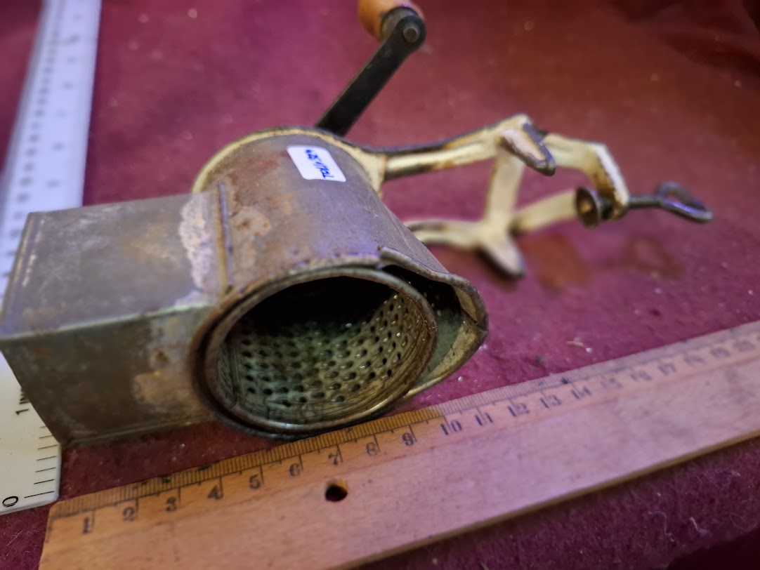 Antique nutmeg spice grater [TOL10324]