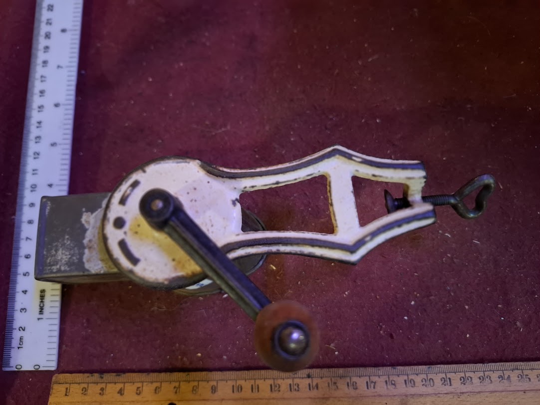 Antique nutmeg spice grater [TOL10324]