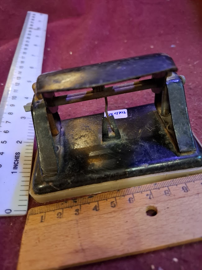 Vintage paper holes punch [TOL10325]