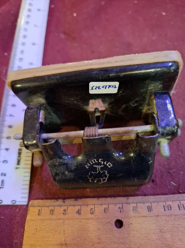 Vintage paper holes punch [TOL10325]