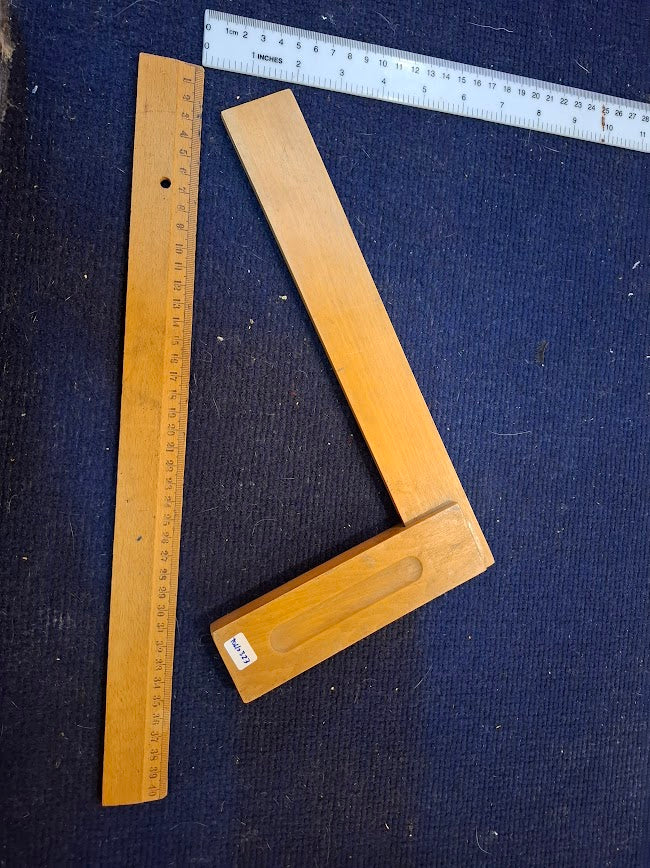 Vintage wooden builders square tool [TOL10323]