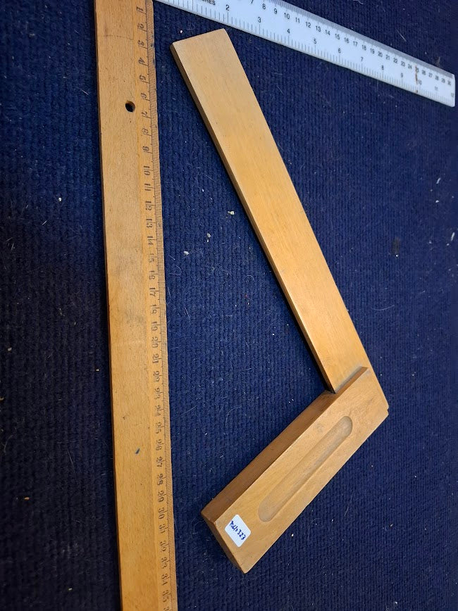 Vintage wooden builders square tool [TOL10323]