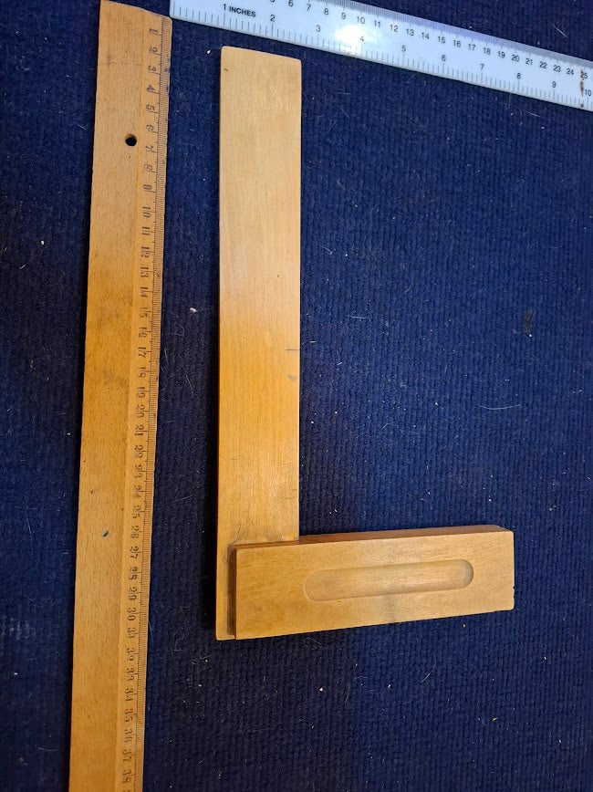 Vintage wooden builders square tool [TOL10323]