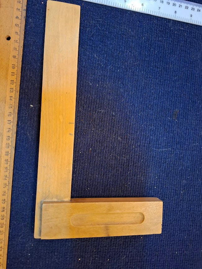 Vintage wooden builders square tool [TOL10323]