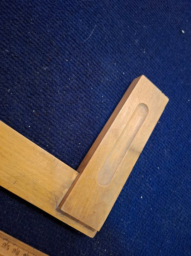 Vintage wooden builders square tool [TOL10323]