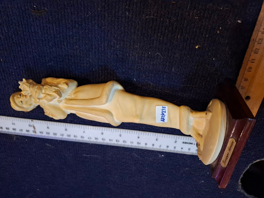 Vintage porcelain rare woman figurine [ART10238]