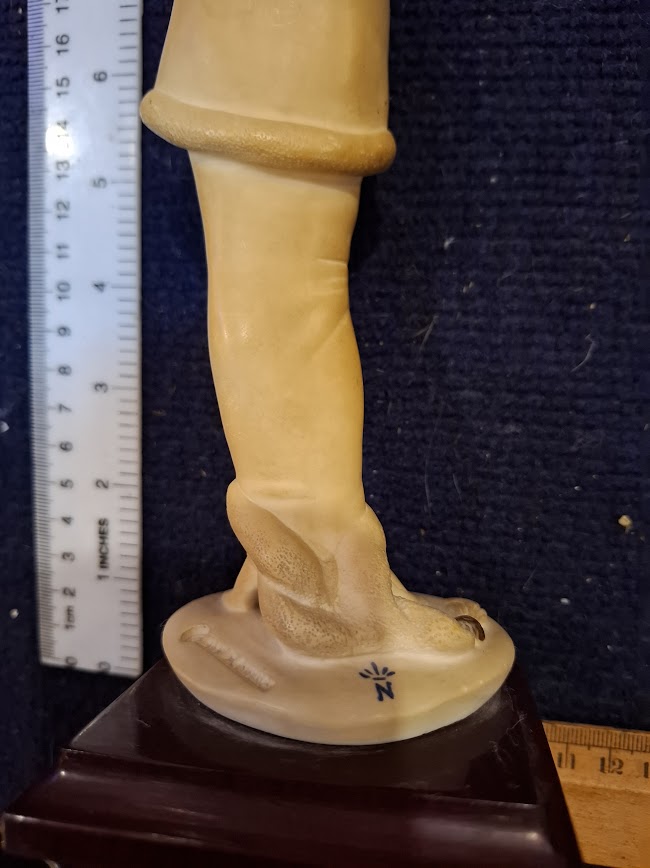 Vintage porcelain rare woman figurine [ART10238]