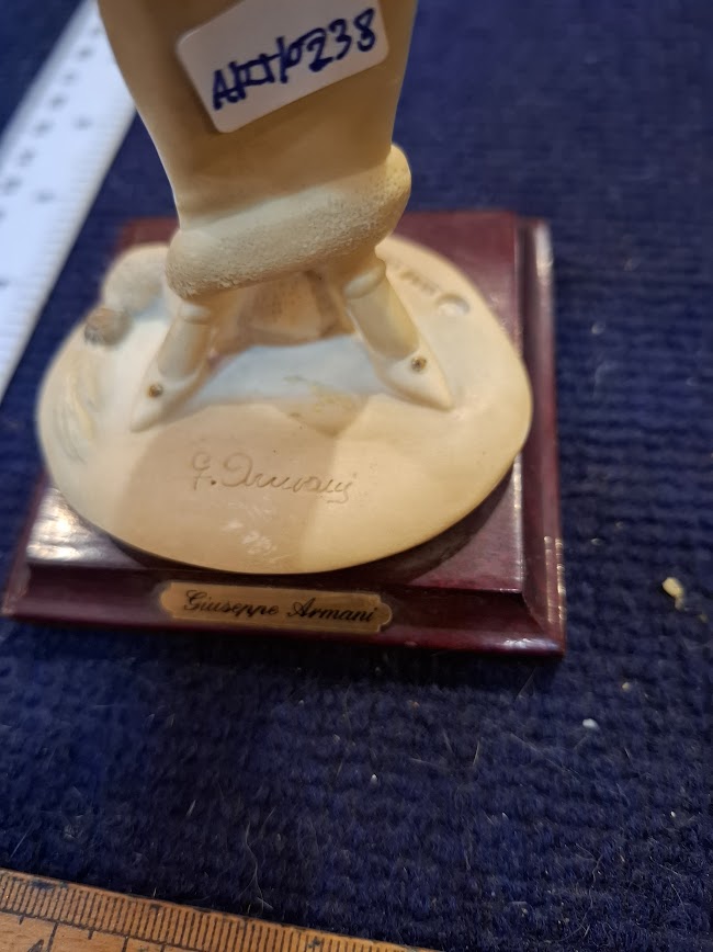 Vintage porcelain rare woman figurine [ART10238]