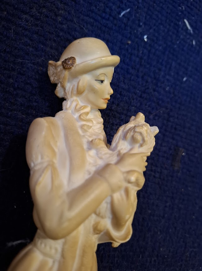 Vintage porcelain rare woman figurine [ART10238]