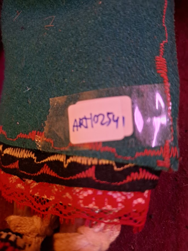 Vintage native american handmade doll [ART10254]