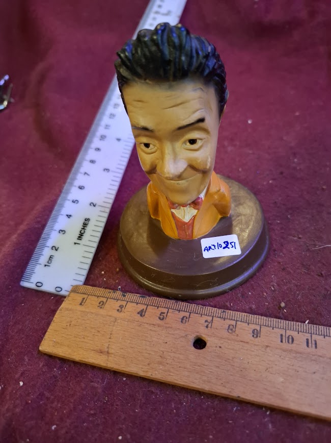Vintage ceramic stan Laurel bust [ART10251]