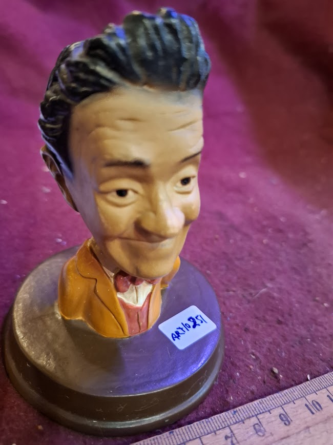 Vintage ceramic stan Laurel bust [ART10251]