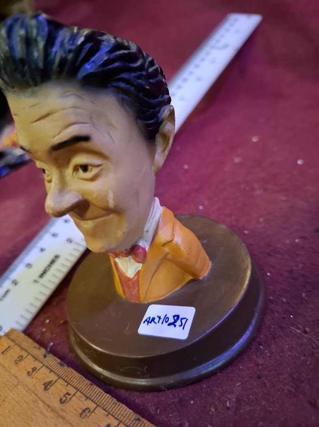 Vintage ceramic stan Laurel bust [ART10251]