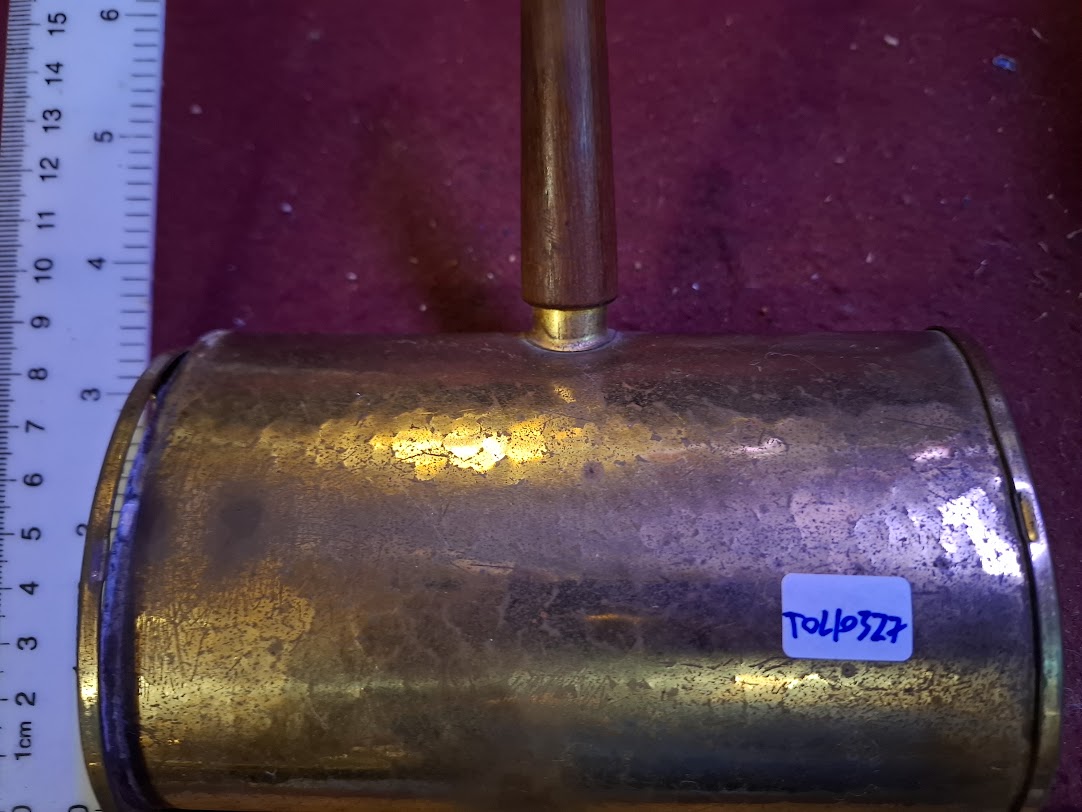 Vintage Clears crumbs from a table [TOL10327]