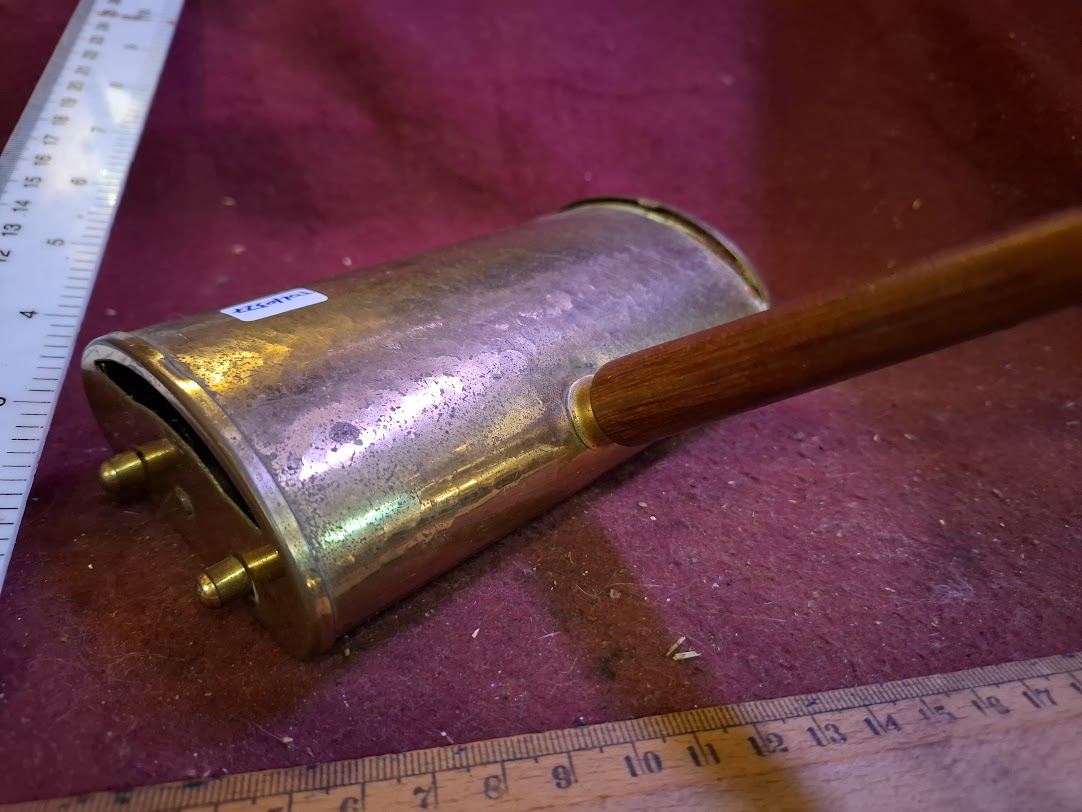 Vintage Clears crumbs from a table [TOL10327]
