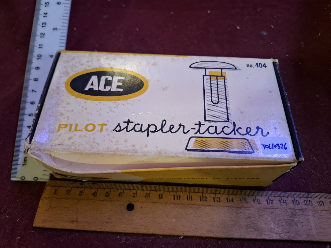 Old Paper staple stapler [TOL10326]