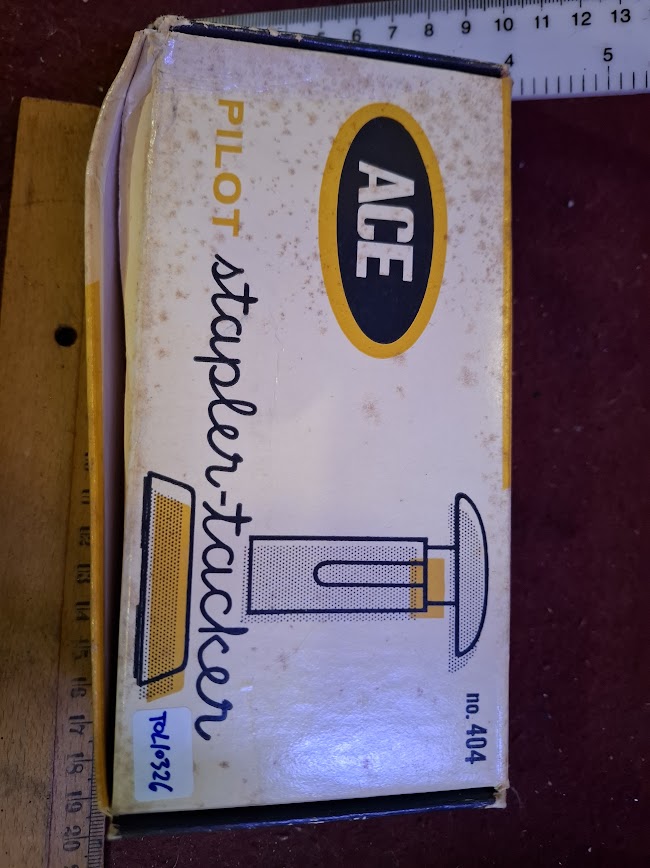 Old Paper staple stapler [TOL10326]