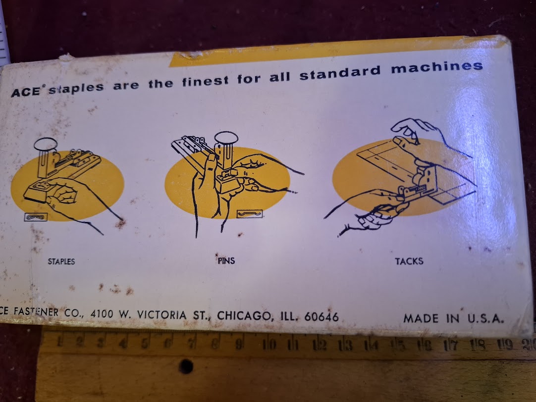 Old Paper staple stapler [TOL10326]