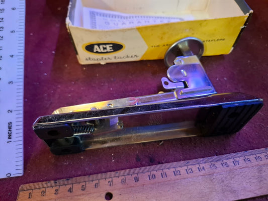 Old Paper staple stapler [TOL10326]