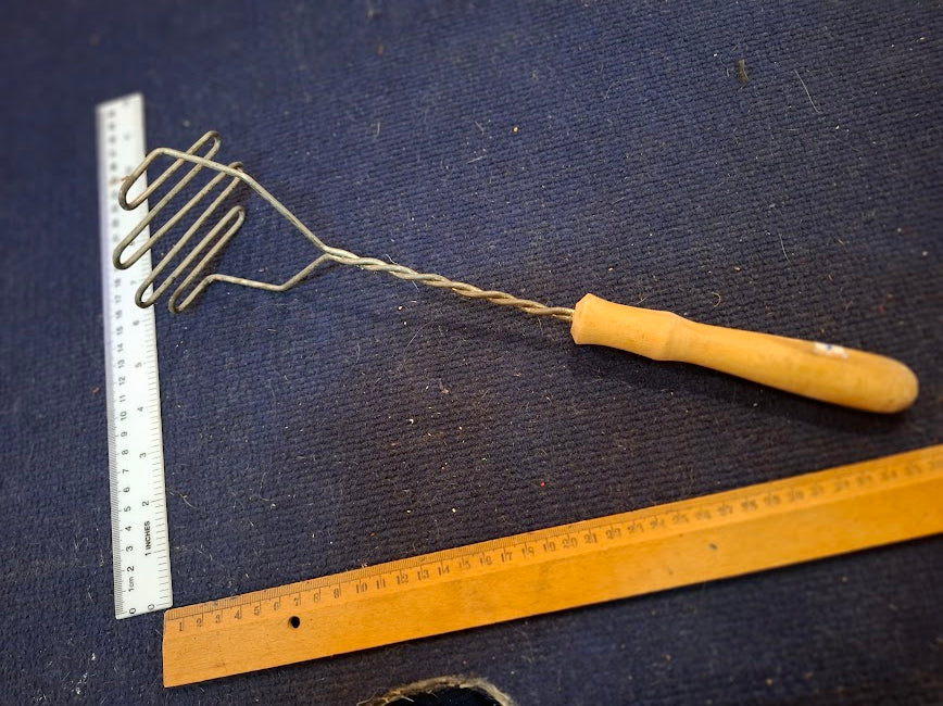 Vintage kitchen wooden handle potato masher [TOL10320]