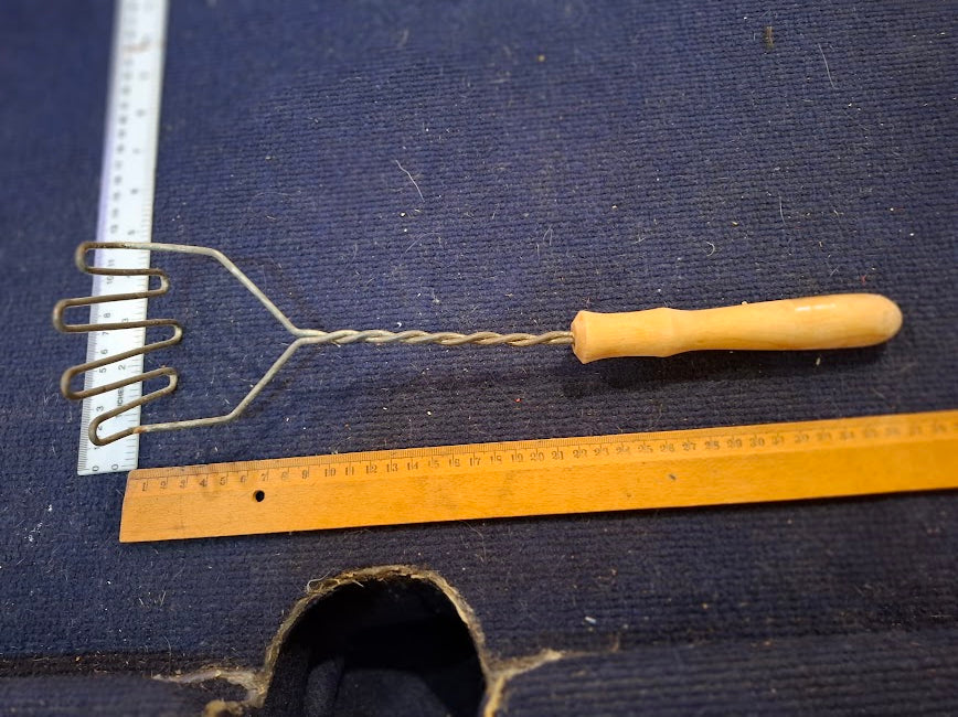 Vintage kitchen wooden handle potato masher [TOL10320]