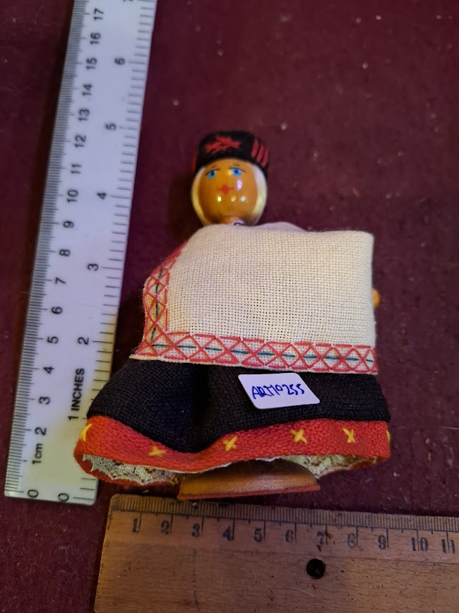 Handmade Traditional Dress Souvenir Doll – Belarus or Latvia [ART10255]