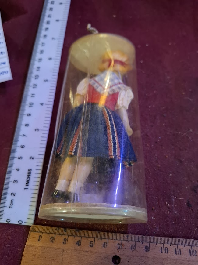 Handmade traditional dress souvenir doll [ART10256]