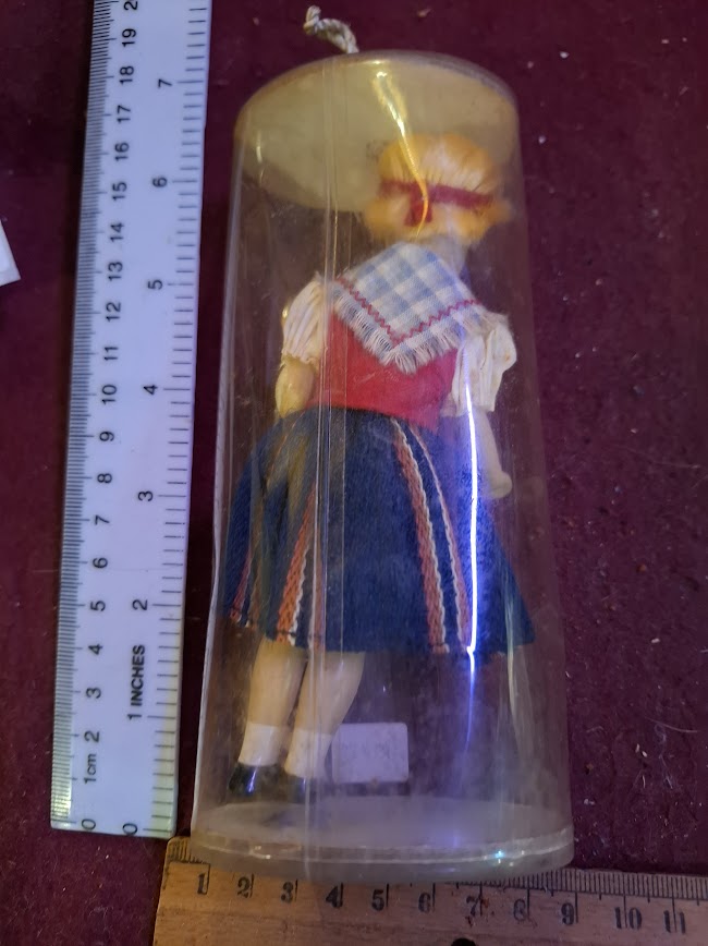 Handmade traditional dress souvenir doll [ART10256]