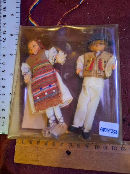 Handmade 2 traditional dress souvenir dolls - Czech olsavsky [ART10258]