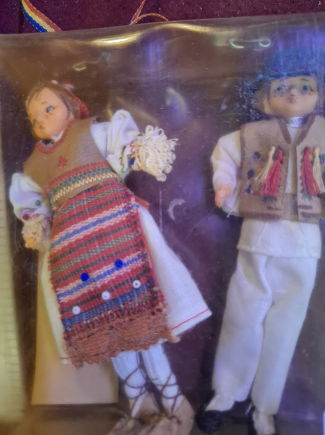 Handmade 2 traditional dress souvenir dolls - Czech olsavsky [ART10258]